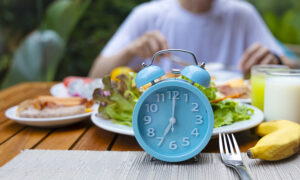 Διαλειμματική νηστεία – Ποια είναι τα οφέλη της